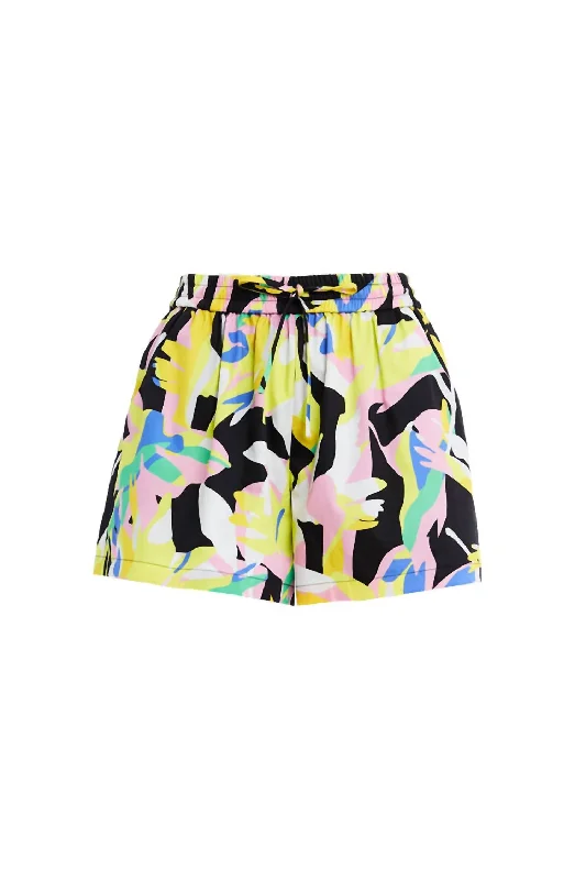 Sara Shorts In Exotic Tropics